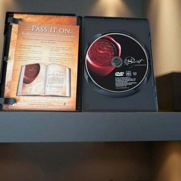 SECRET DVD - Picture 1 of 2